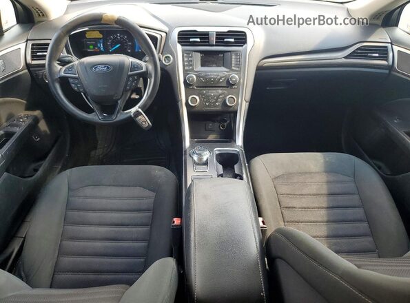 3FA6P0LU6JR161920 2018 FORD FUSION Silver Widok deski rozdzielczej
