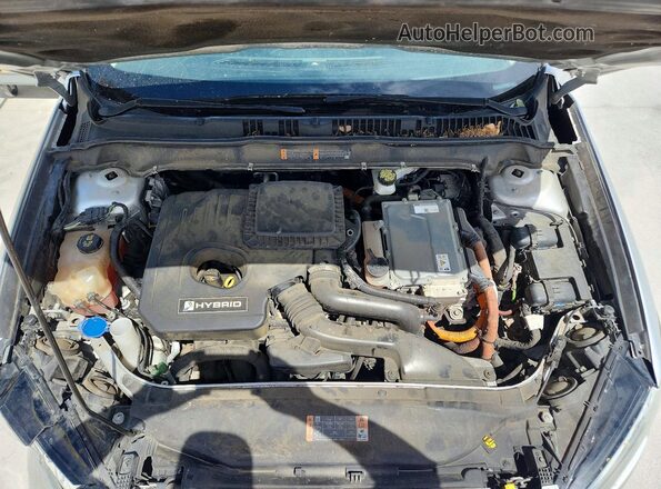 3FA6P0LU6JR173050 2018 FORD FUSION Silver Rear interior view