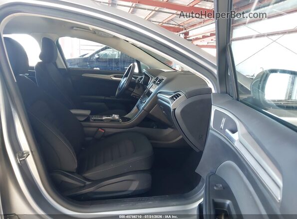 3FA6P0LU6LR234089 2020 FORD FUSION Silver Vista interior delantera