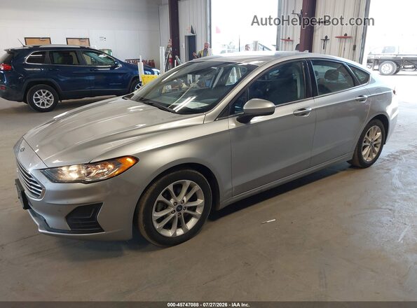 3FA6P0LU7LR263939 2020 FORD FUSION Silver Vista tres cuartos delantera izquierda