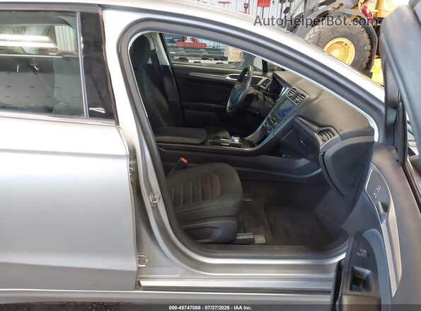 3FA6P0LU7LR263939 2020 FORD FUSION Silver Vista interior delantera