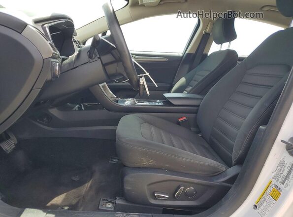 3FA6P0LU8HR323640 2017 FORD FUSION White Front interior view