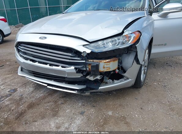 3FA6P0LU9HR304918 2017 FORD FUSION HYBRID Silver Widok z przodu