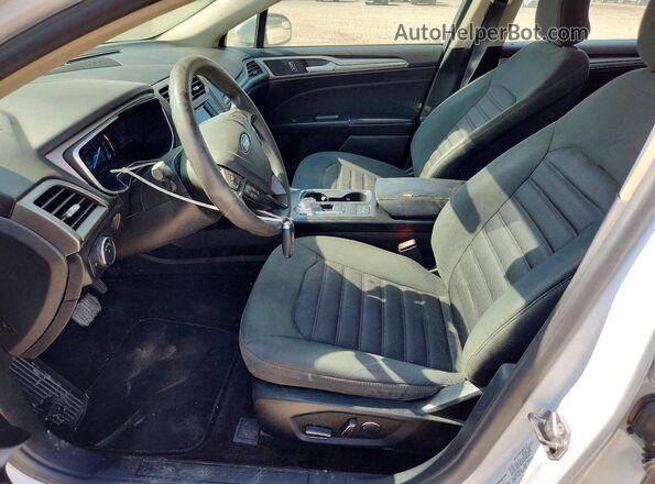 3FA6P0LU9JR208938 2018 FORD FUSION White Вид салону спереду