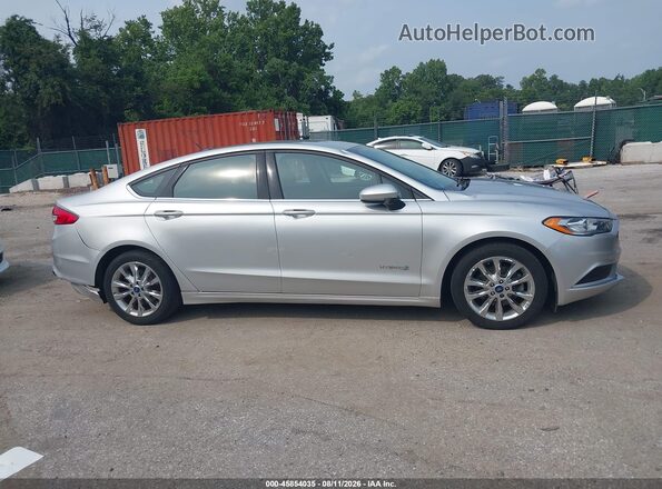 3FA6P0LUXHR384956 2017 FORD FUSION HYBRID Silver უკანა სალონის ხედი