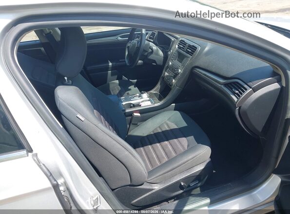 3FA6P0LUXJR165436 2018 FORD FUSION HYBRID Серебряный Вид салона спереди