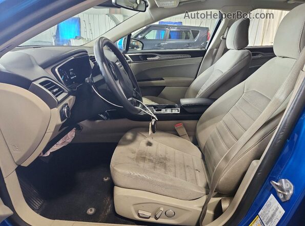 3FA6P0LUXLR158215 2020 FORD FUSION Blue Вид салону спереду