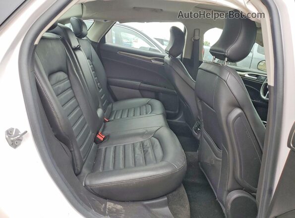3FA6P0PU7GR300455 2016 FORD FUSION Белый Вид задних сидений