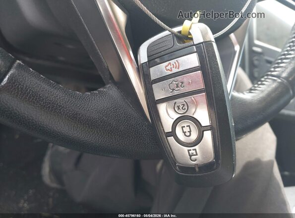 3FA6P0RU5HR371927 2017 FORD FUSION HYBRID Red Widok deski rozdzielczej