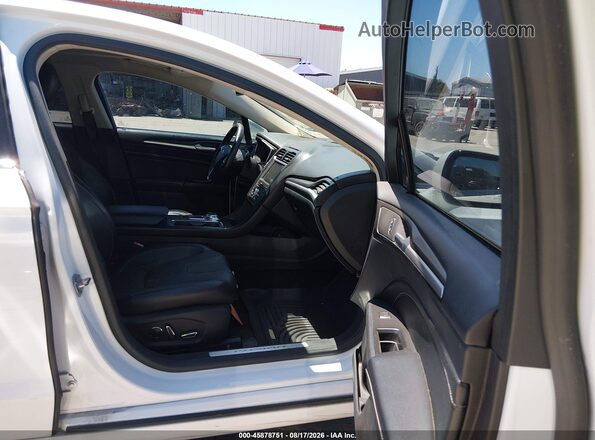 3FA6P0RUXHR182352 2017 FORD FUSION HYBRID White Widok wnętrza z przodu