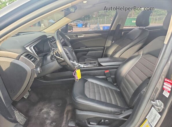 3FA6P0T91HR317092 2017 FORD FUSION Серый Вид салона спереди