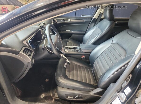 3FA6P0T91HR401705 2017 FORD FUSION Черный Вид салона спереди