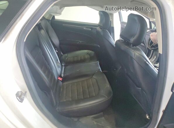 3FA6P0T95HR260072 2017 FORD FUSION White Հետևի նստատեղերի տեսք