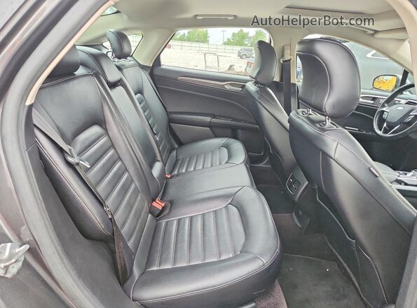 3FA6P0T97HR165559 2017 FORD FUSION Gray Vista de los asientos traseros