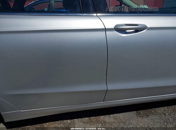3FA6P0UU2HR330789 2017 FORD FUSION HYBRID Серебряный Вид спереди