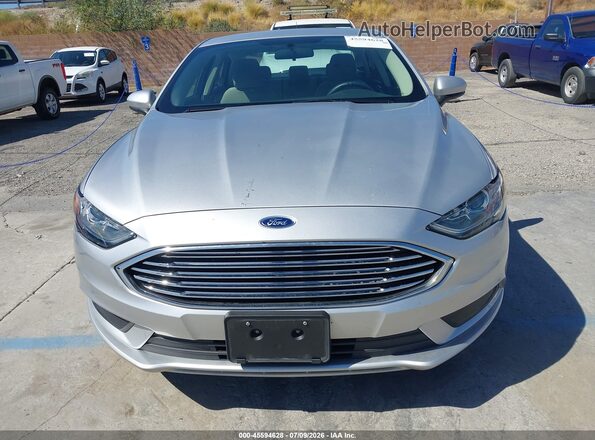 3FA6P0UU2JR100689 2018 FORD FUSION HYBRID Серебряный 