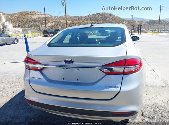 3FA6P0UU2JR100689 2018 FORD FUSION HYBRID Серебряный 