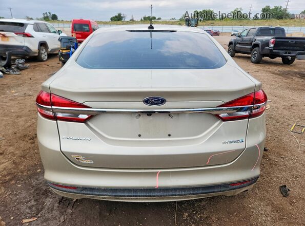 3FA6P0UU2JR100790 2018 FORD FUSION Gold Вид ззаду