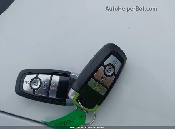 3FA6P0UU2JR122773 2018 FORD FUSION HYBRID White Dashboard view
