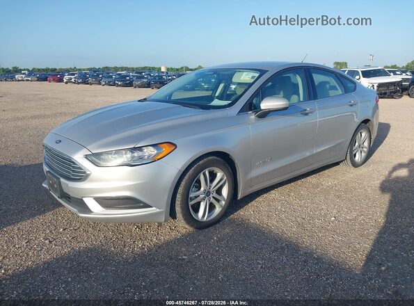 3FA6P0UU2JR282071 2018 FORD FUSION HYBRID Silver Vista tres cuartos delantera izquierda