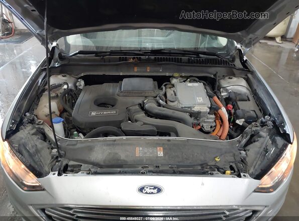 3FA6P0UU3JR126198 2018 FORD FUSION HYBRID Серебряный Вид сзади