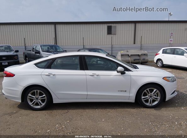 3FA6P0UU3JR273606 2018 FORD FUSION HYBRID White Widok wnętrza z tyłu