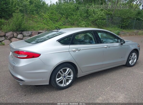 3FA6P0UU4JR271640 2018 FORD FUSION HYBRID Silver Widok z przodu