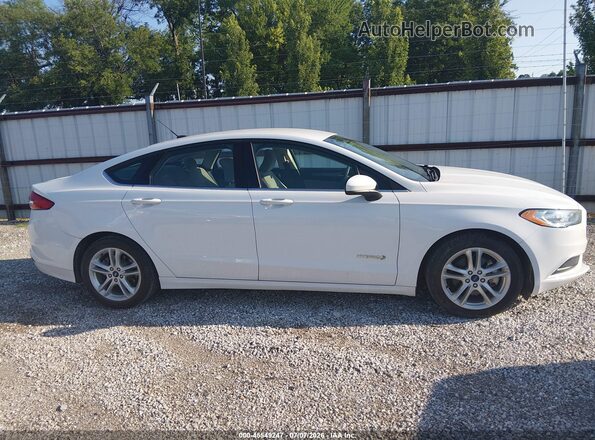 3FA6P0UU6JR141990 2018 FORD FUSION HYBRID White Rear interior view