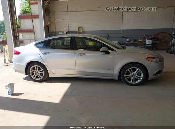3FA6P0UU6JR235836 2018 FORD FUSION HYBRID Silver Սալոնի հետևի տեսք