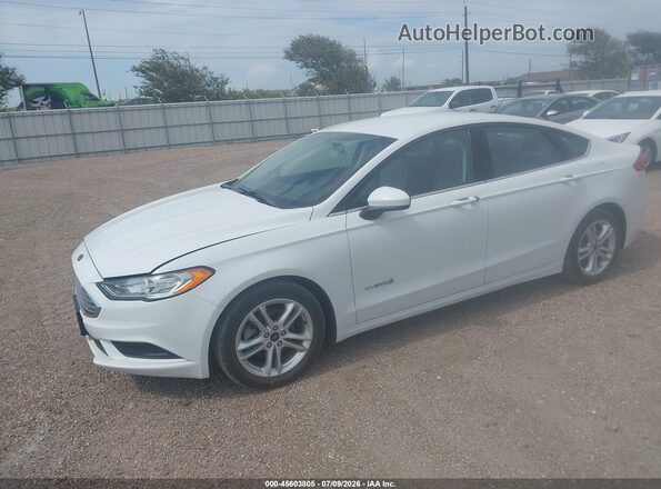 3FA6P0UU7JR235957 2018 FORD FUSION HYBRID White Front left