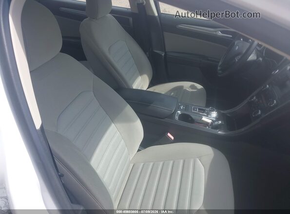 3FA6P0UU7JR235957 2018 FORD FUSION HYBRID White Front interior view