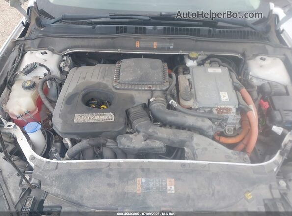 3FA6P0UU7JR235957 2018 FORD FUSION HYBRID White Rear view