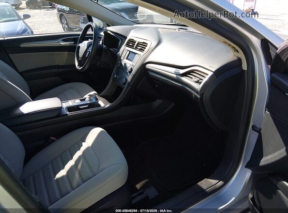 3FA6P0UU7JR271454 2018 FORD FUSION HYBRID Silver Front interior view