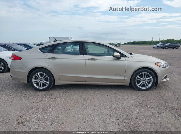 3FA6P0UU8JR100888 2018 FORD FUSION HYBRID Gold Vista interior trasera