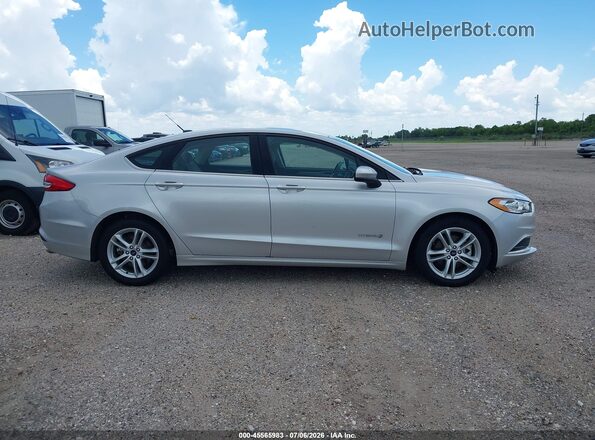 3FA6P0UU8JR282074 2018 FORD FUSION HYBRID Silver Rear interior view