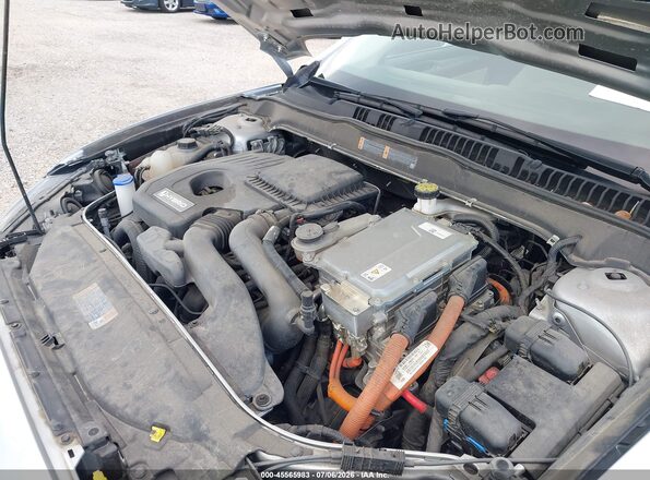 3FA6P0UU8JR282074 2018 FORD FUSION HYBRID Silver Rear view