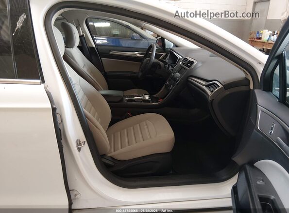 3FA6P0UU9JR209473 2018 FORD FUSION HYBRID Белый Вид салона спереди