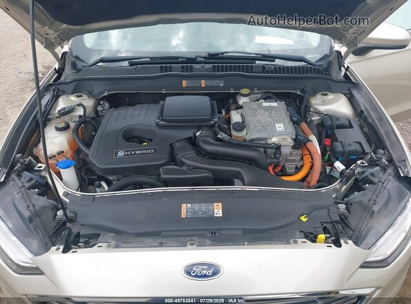 3FA6P0UU9JR235782 2018 FORD FUSION HYBRID Champagne Вид сзади