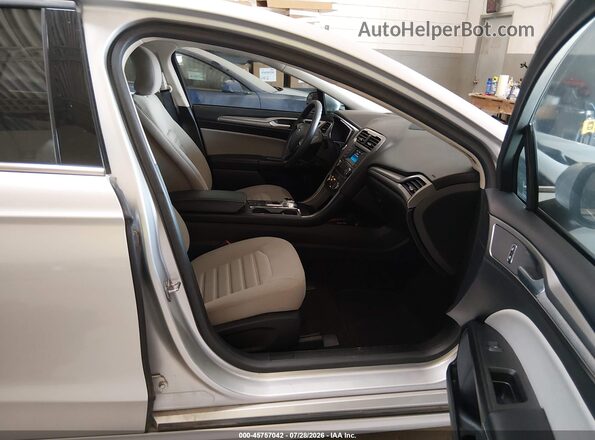 3FA6P0UUXJR212740 2018 FORD FUSION HYBRID Silver Vista interior delantera