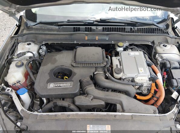 3FA6P0UUXJR273733 2018 FORD FUSION HYBRID Серебряный Вид сзади