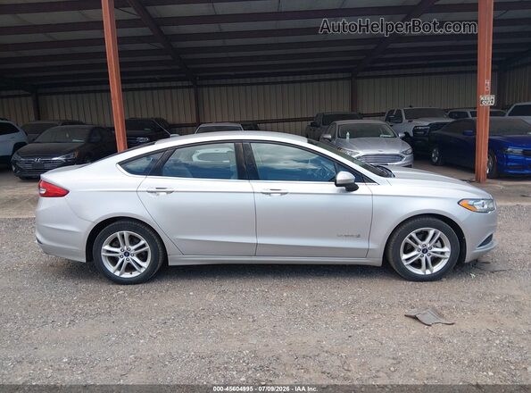 3FA6P0UUXJR273733 2018 FORD FUSION HYBRID Серебряный Вид задней части салона
