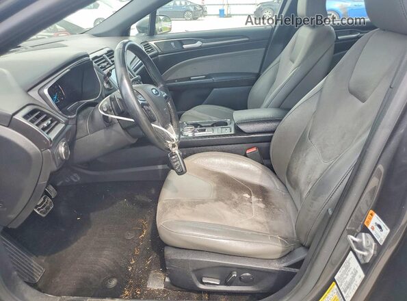 3FA6P0VP0JR106631 2018 FORD FUSION Charcoal Front interior view