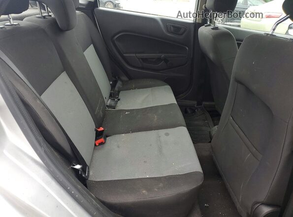 3FADP4AJ0KM122634 2019 FORD FIESTA Серебряный Вид задних сидений