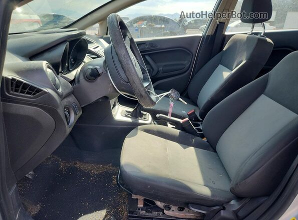 3FADP4AJ1HM117452 2017 FORD FIESTA Silver Вид салону спереду