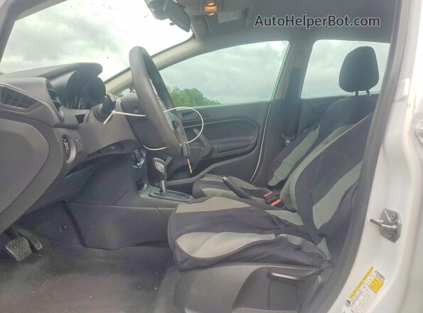 3FADP4AJ3KM129934 2019 FORD FIESTA Белый Вид салона спереди