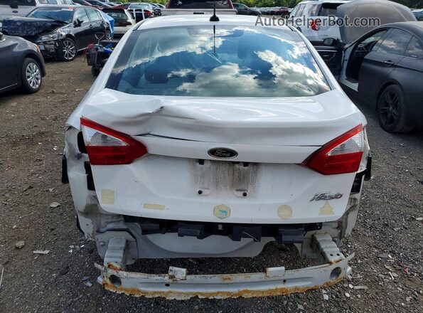 3FADP4AJ7JM133998 2018 FORD FIESTA Белый Вид сзади