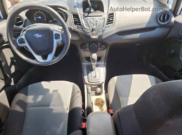 3FADP4AJ9GM139083 2016 FORD FIESTA Белый Вид панели приборов