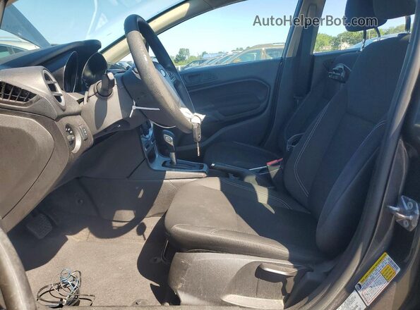 3FADP4BJ0HM161392 2017 FORD FIESTA Серый Вид салона спереди