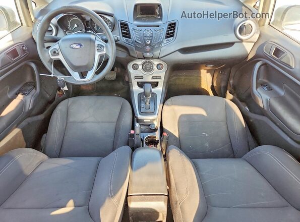 3FADP4BJ0JM138748 2018 FORD FIESTA Silver Առջևի վահանակի տեսք