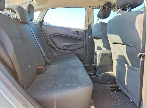 3FADP4BJ0JM138748 2018 FORD FIESTA Silver Հետևի նստատեղերի տեսք